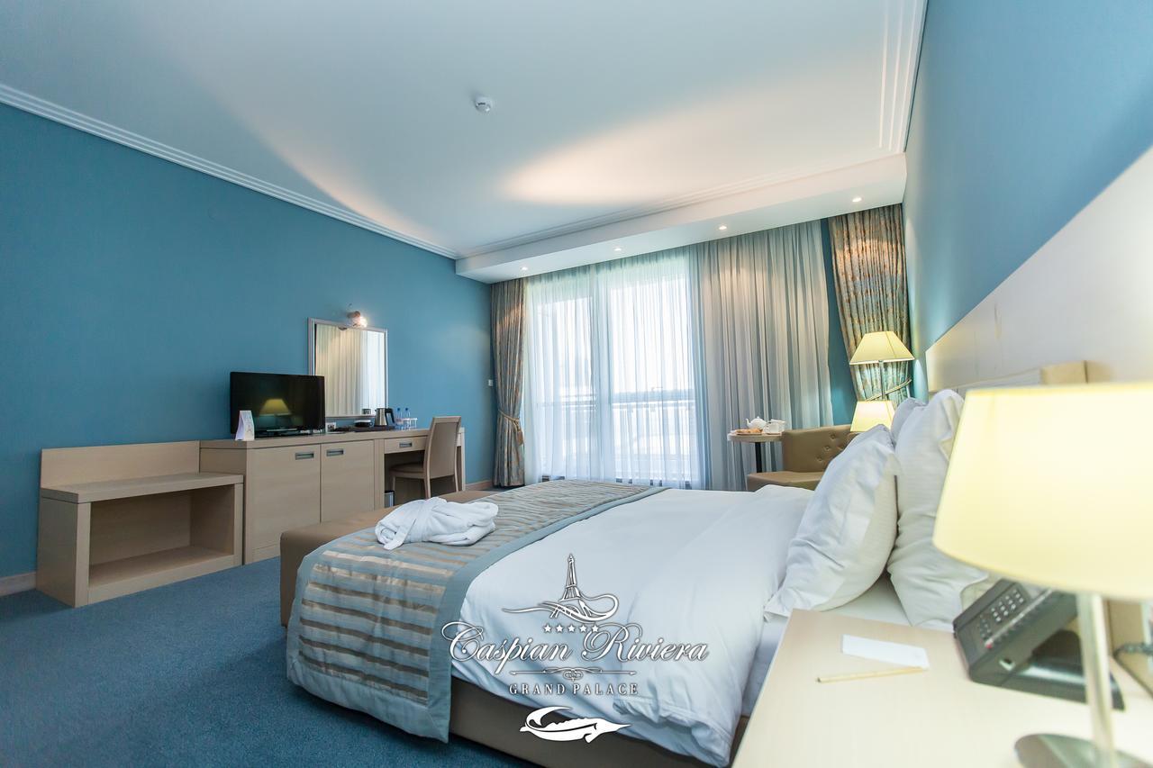 Caspian Riviera Grand Palace Hotel Aktau  Exterior foto A room at the hotel